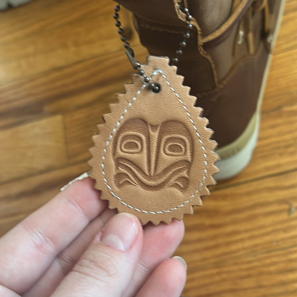 🆕Manitobah Mukluks Suede Boots - Picture 6 of 8